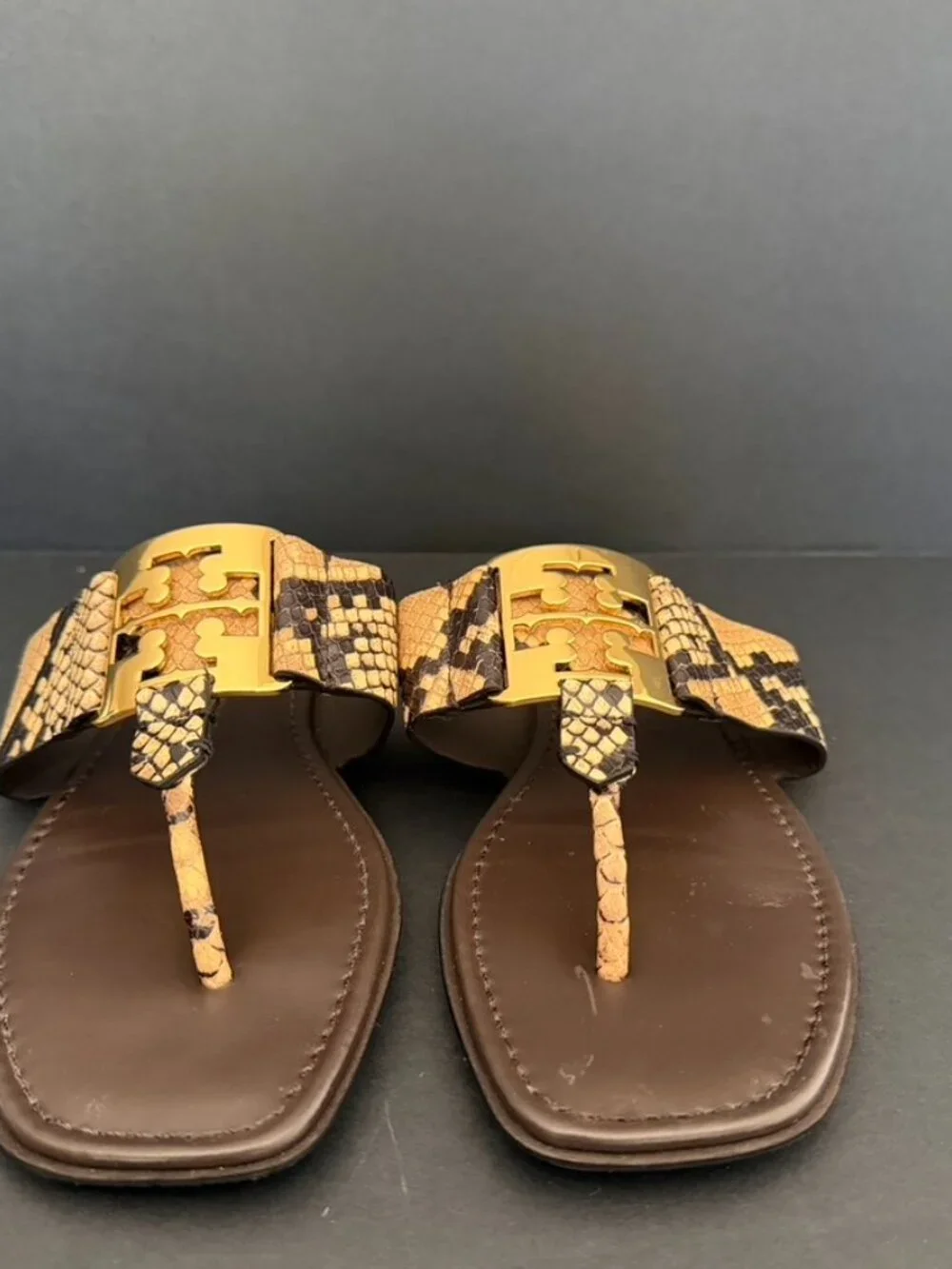 Tory Burch Georgia Leather Tong Sandal Pale Desert Size 7.5B